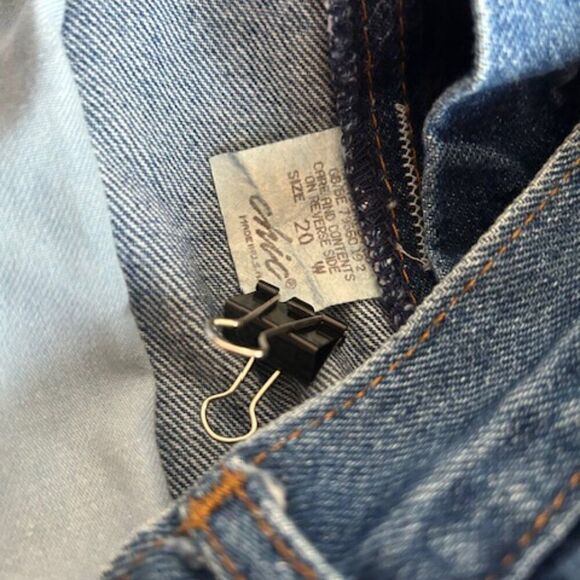 Chic Vintage "80's" 5 pocket High waist distressed denim jeans, size  20W - Picture 5 of 5